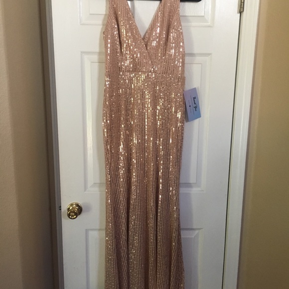 Rose Gold Sequin Dress Gown. Size Medium - Picture 8 of 8